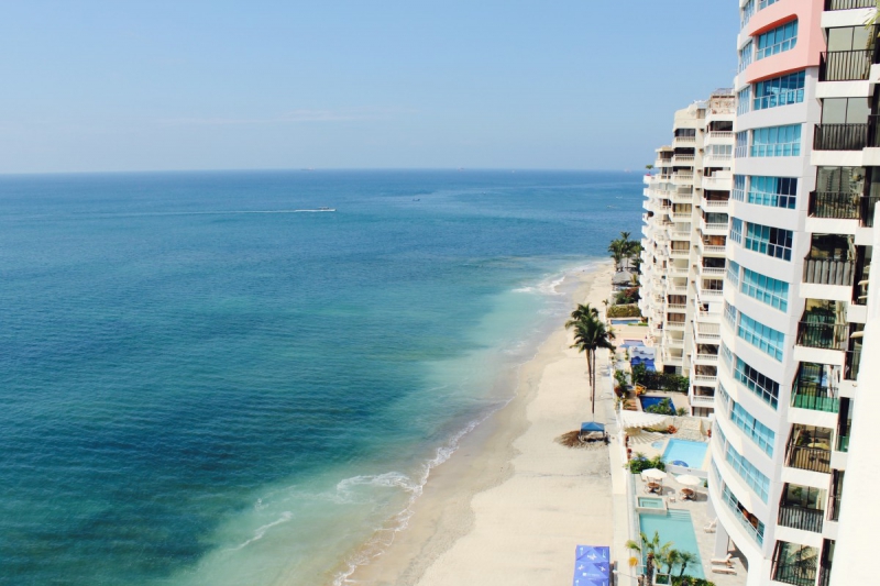 chambre-hote-ST ANTONIN-min_beach_ocean_shore_hotel_palm_tree-33726